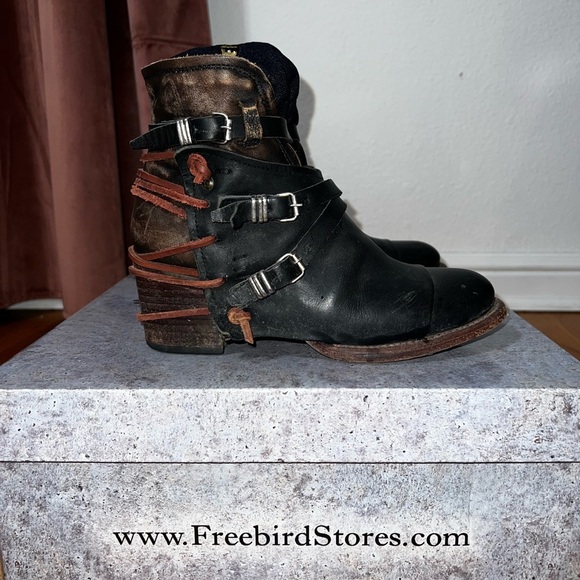 Freebird Crue Strappy Distressed Leather Boots Black Size 7 - Picture 1 of 7